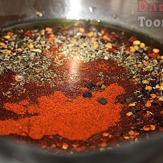 making spicy chilli olive oil