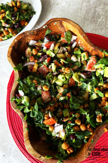Finished roasted chickpea salad