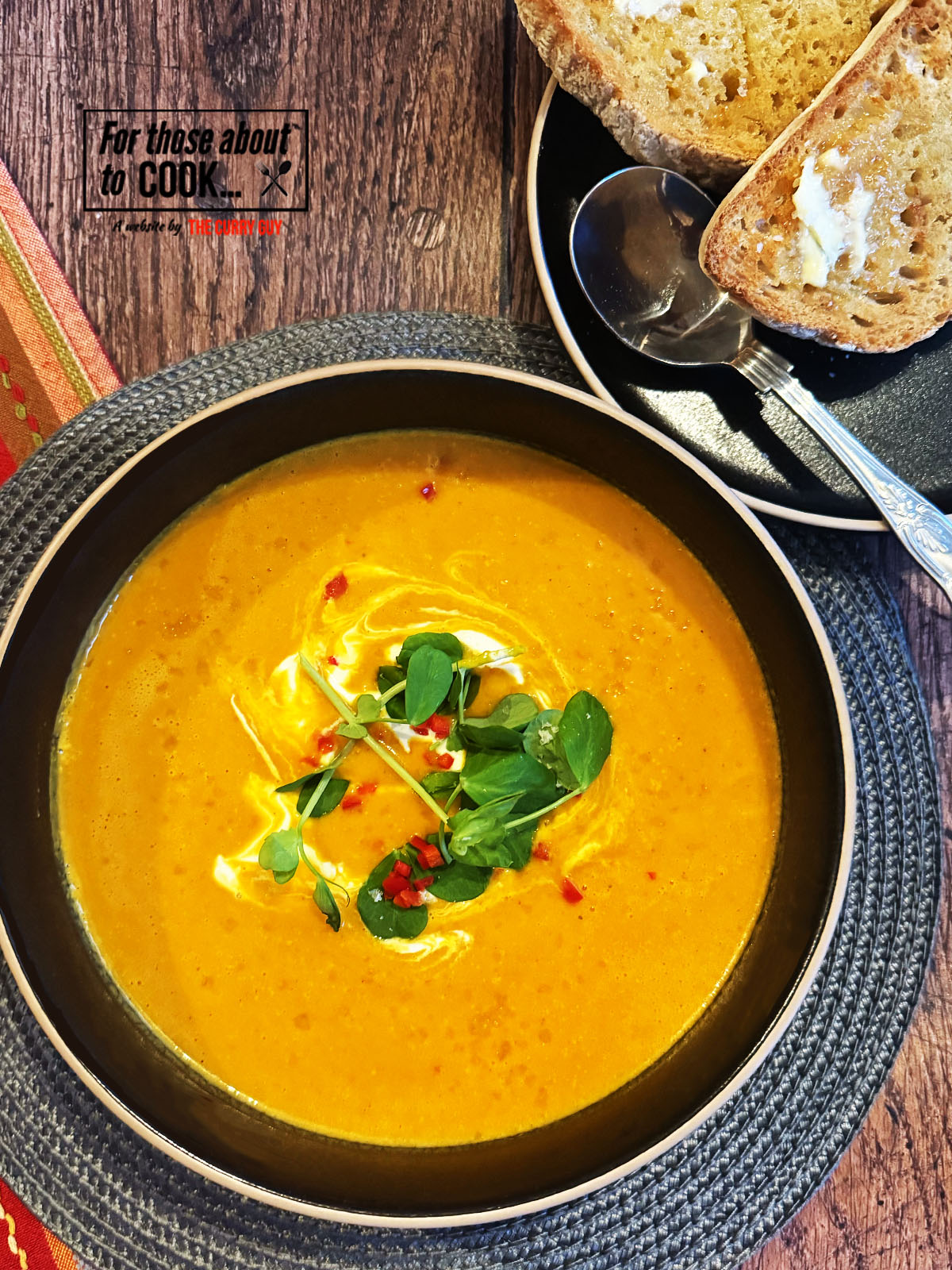 Final butternut squash soup picture with crusty bread