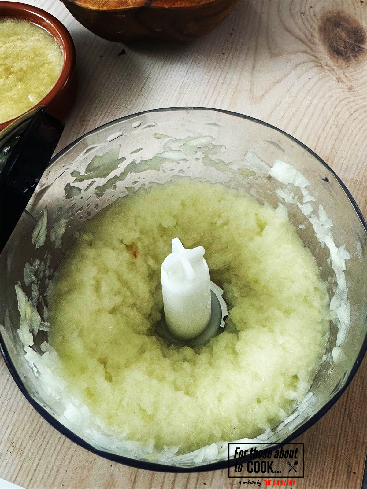 Onions blending in a food processor